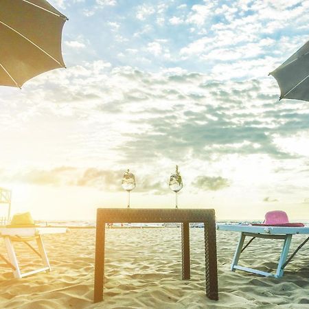 Hotel Vela D'Oro Rimini Eksteriør bilde