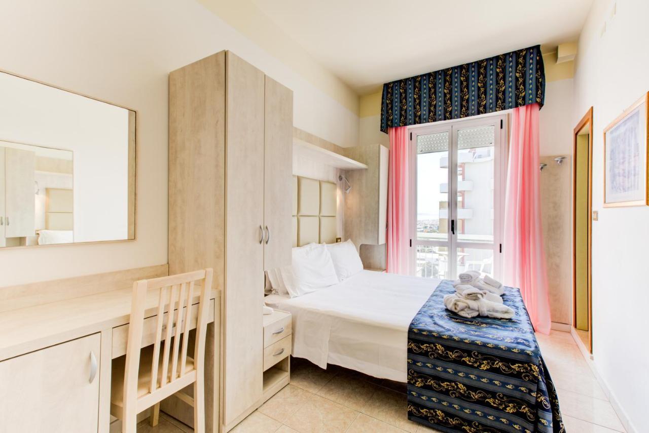 Hotel Vela D'Oro Rimini Eksteriør bilde