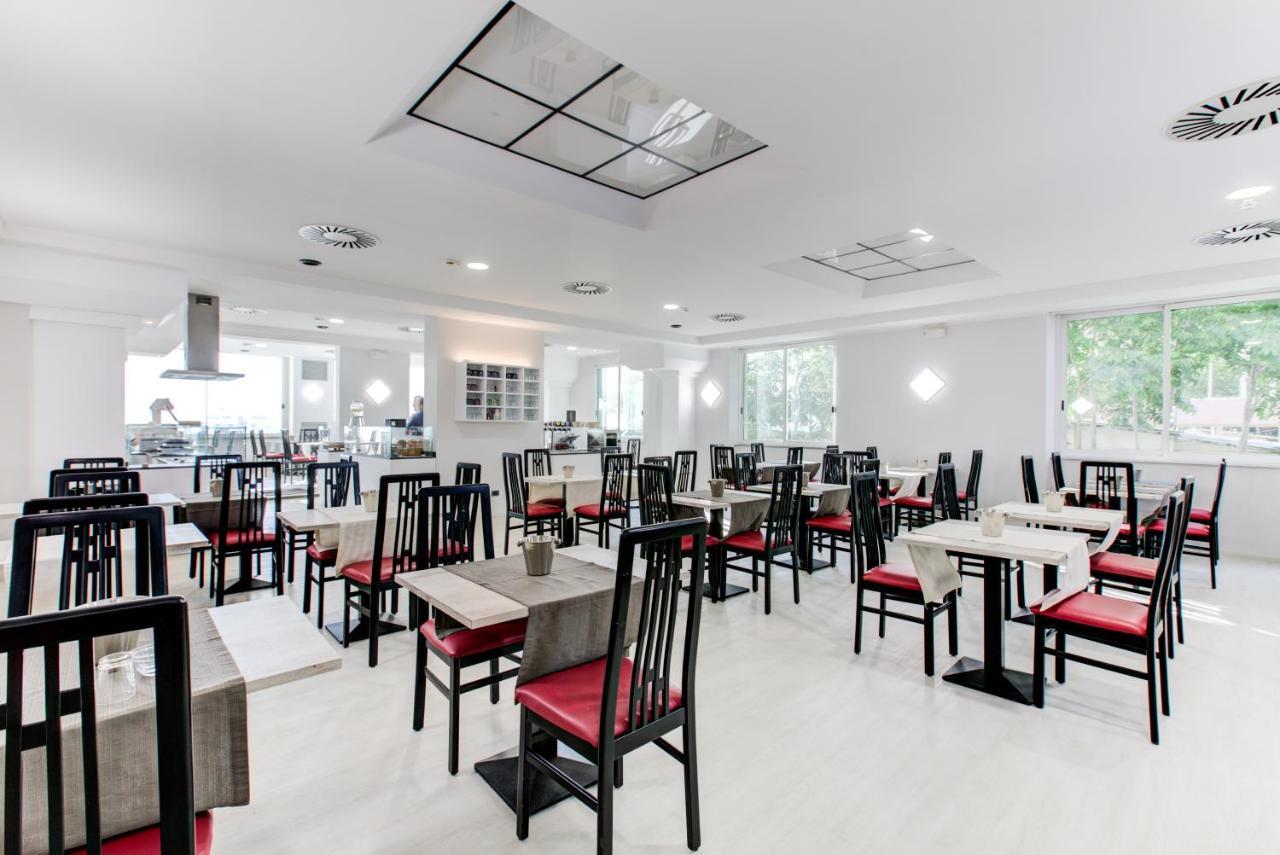 Hotel Vela D'Oro Rimini Eksteriør bilde