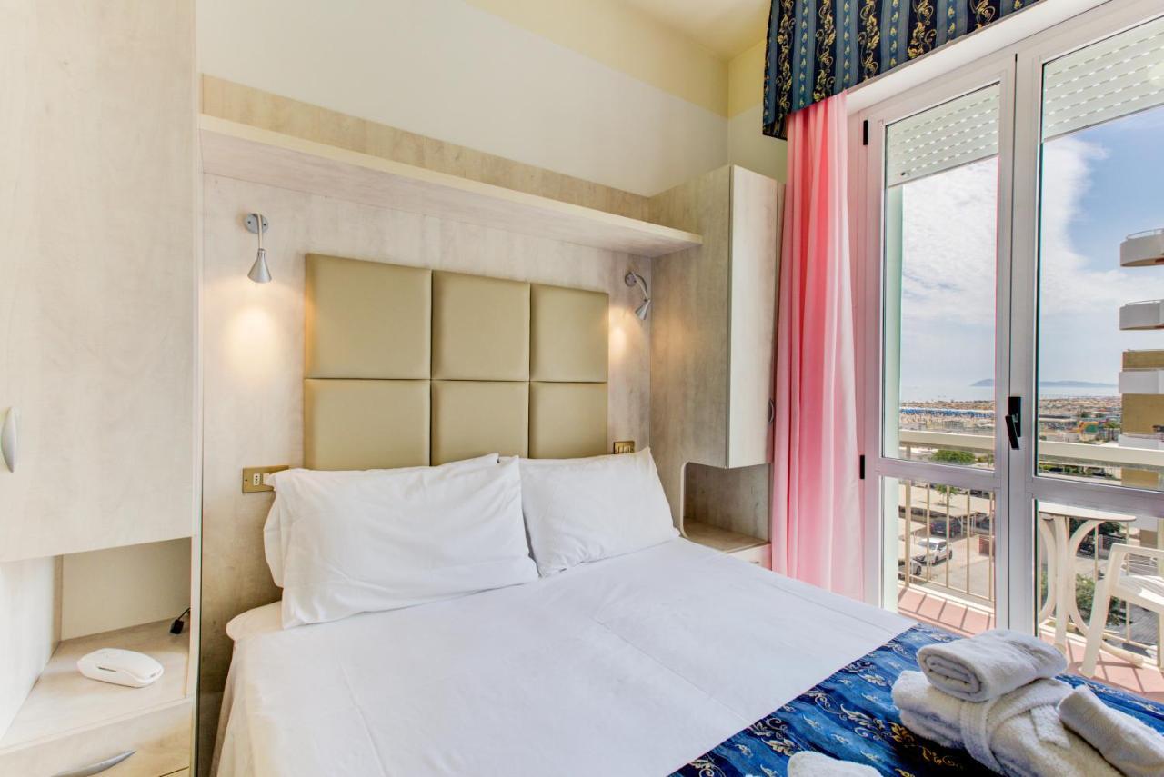 Hotel Vela D'Oro Rimini Eksteriør bilde