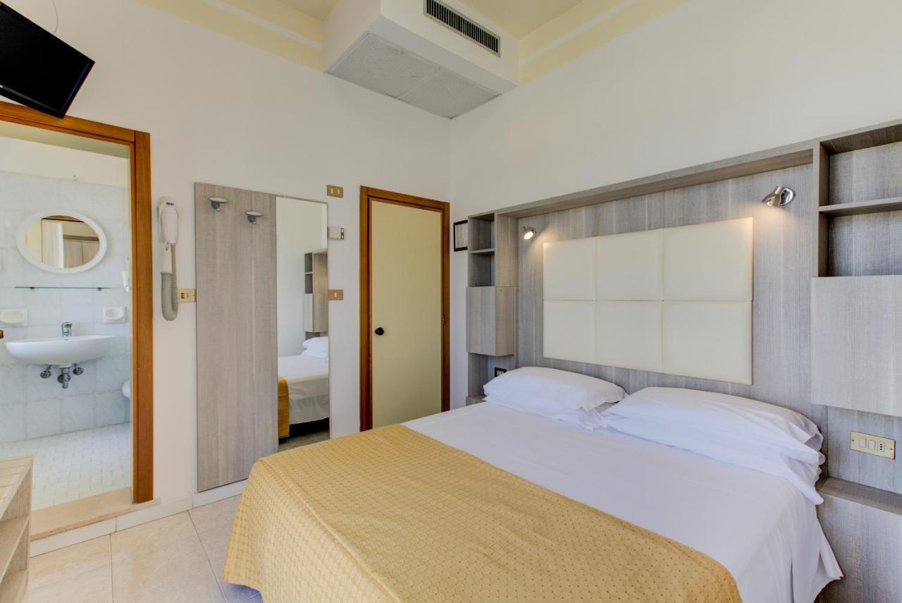 Hotel Vela D'Oro Rimini Eksteriør bilde