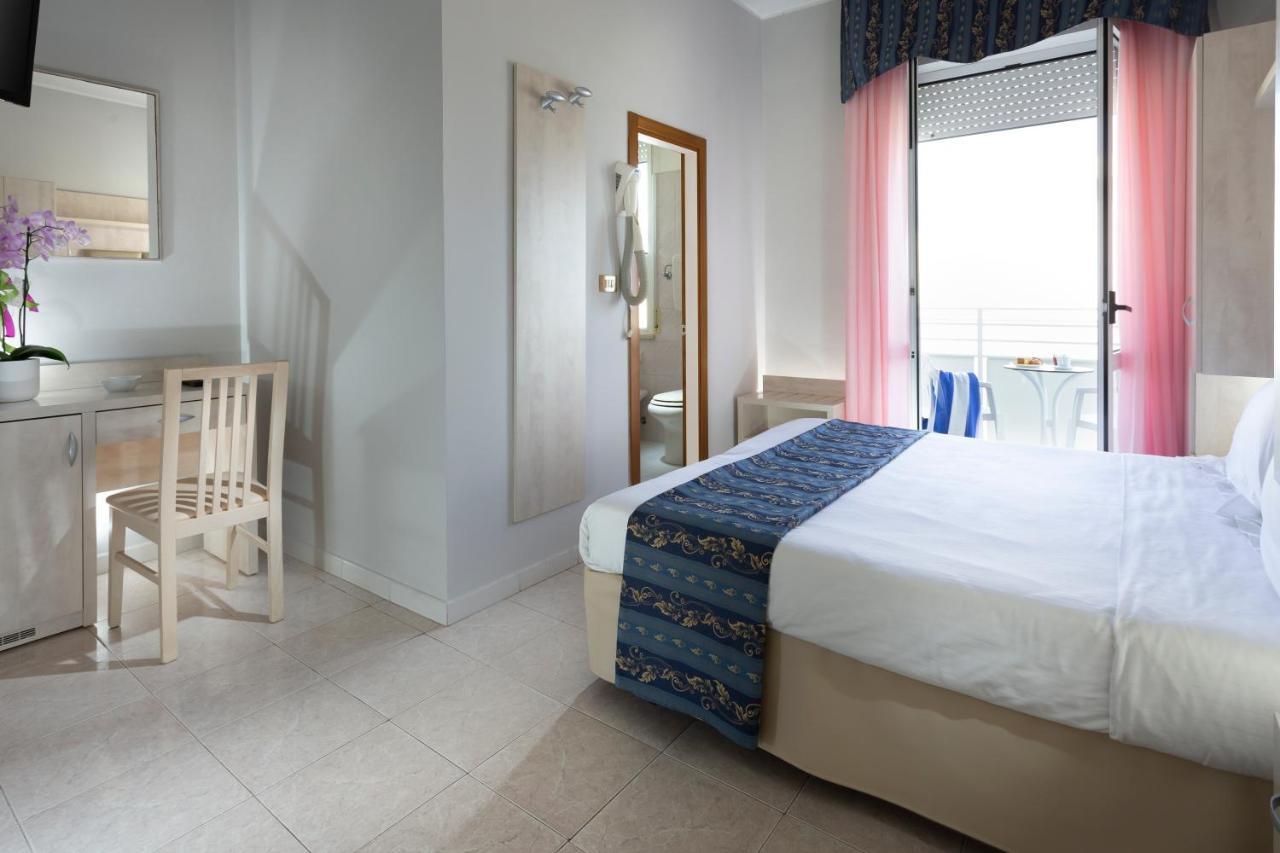 Hotel Vela D'Oro Rimini Eksteriør bilde
