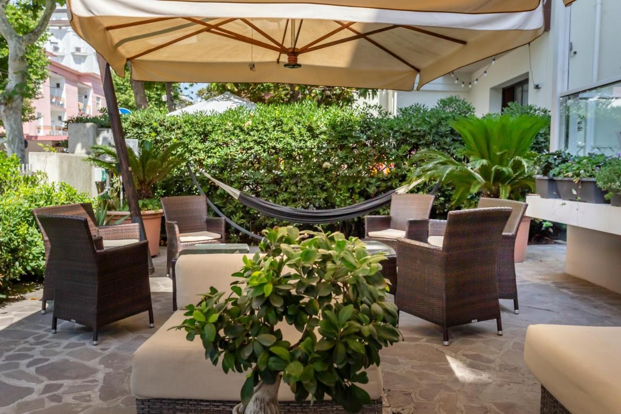 Hotel Vela D'Oro Rimini Eksteriør bilde