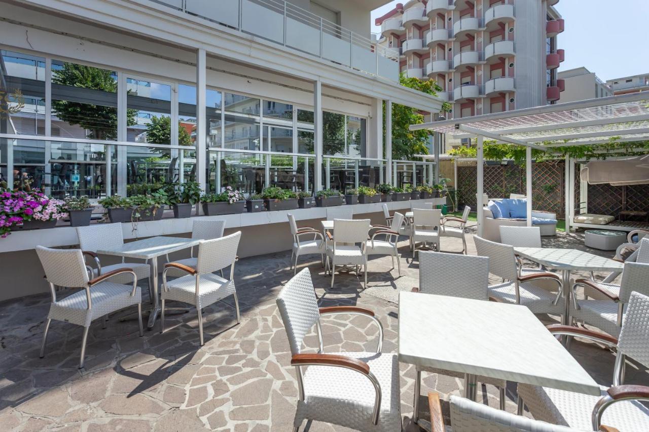 Hotel Vela D'Oro Rimini Eksteriør bilde