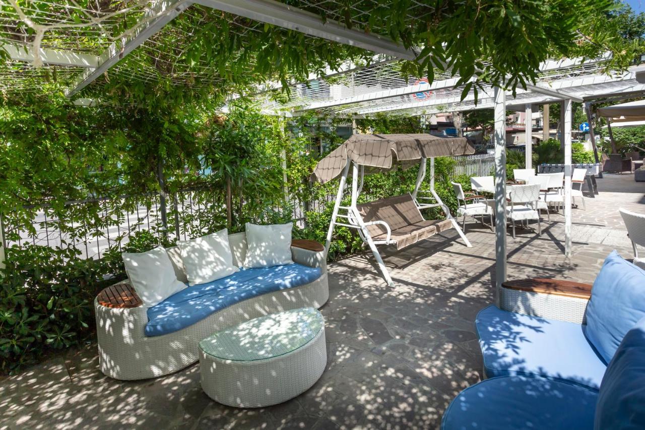 Hotel Vela D'Oro Rimini Eksteriør bilde