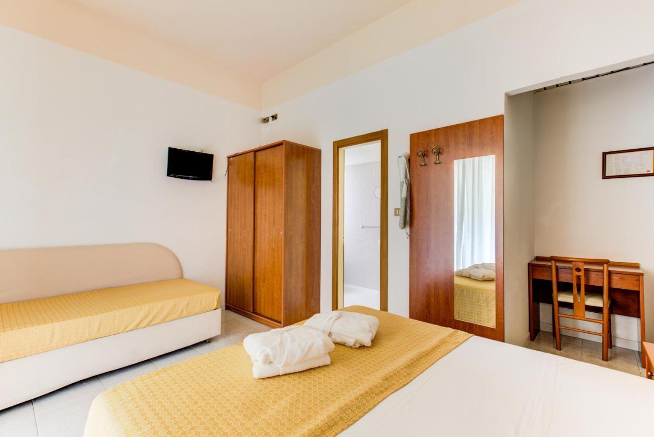 Hotel Vela D'Oro Rimini Eksteriør bilde