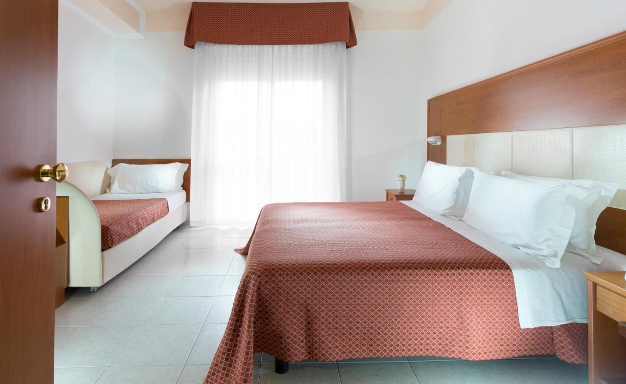 Hotel Vela D'Oro Rimini Eksteriør bilde