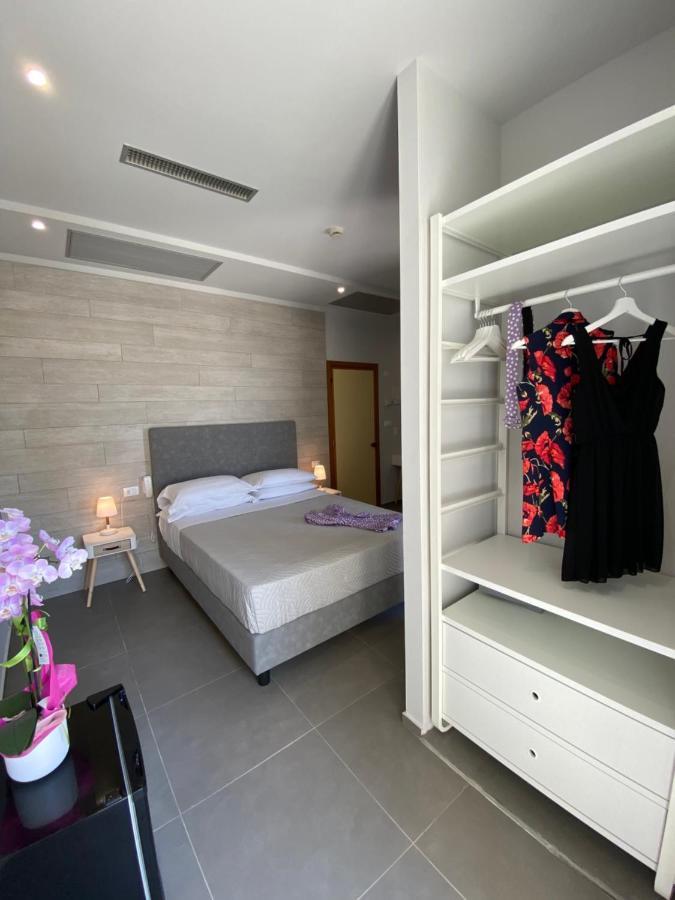 Hotel Vela D'Oro Rimini Eksteriør bilde